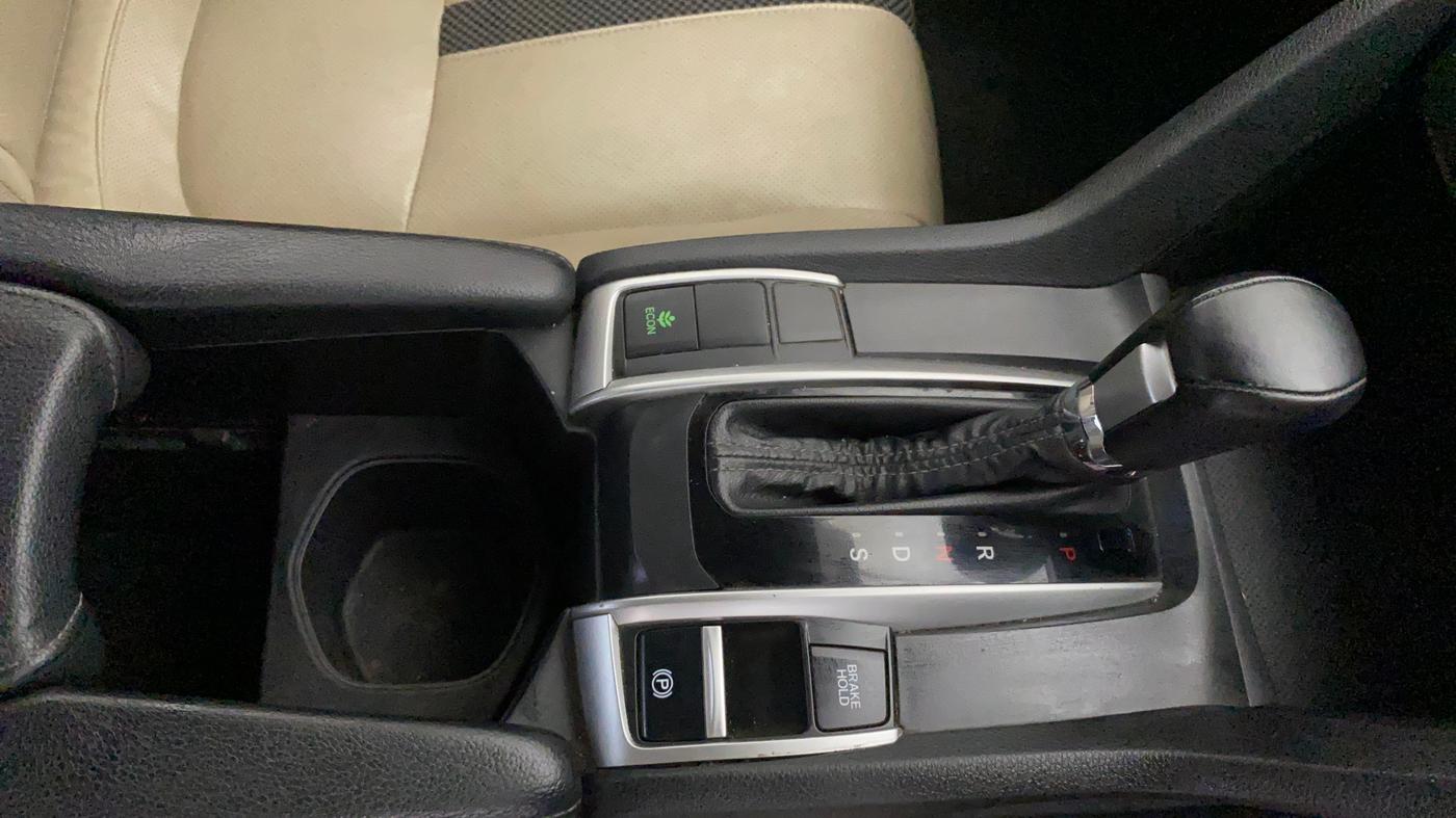 2019 Honda Civic 1.8L I-VTEC VX CVT, Petrol, Automatic, 70,935 km, Gear Lever