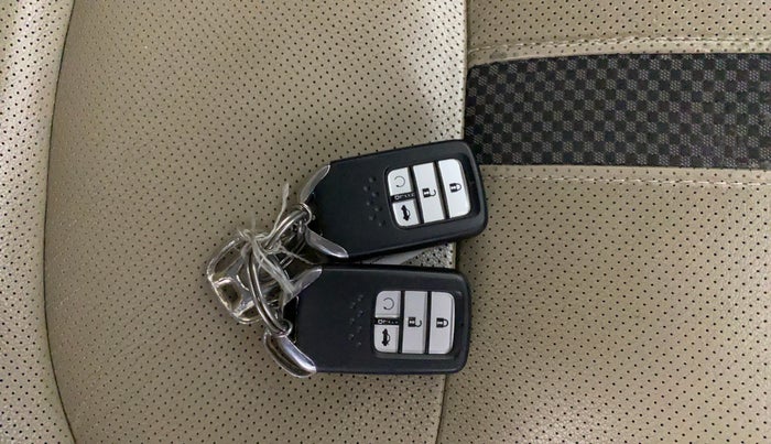 2019 Honda Civic 1.8L I-VTEC VX CVT, Petrol, Automatic, 70,935 km, Key Close Up