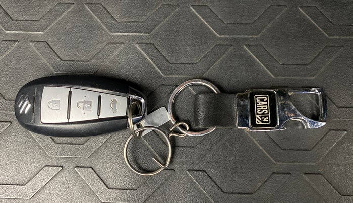 2015 Maruti Swift Dzire ZXI, Petrol, Manual, 18,575 km, Key Close Up