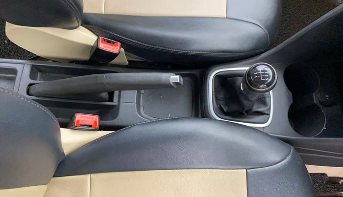 2016 Volkswagen Polo HIGHLINE1.2L, Petrol, Manual, 31,803 km, Gear Lever