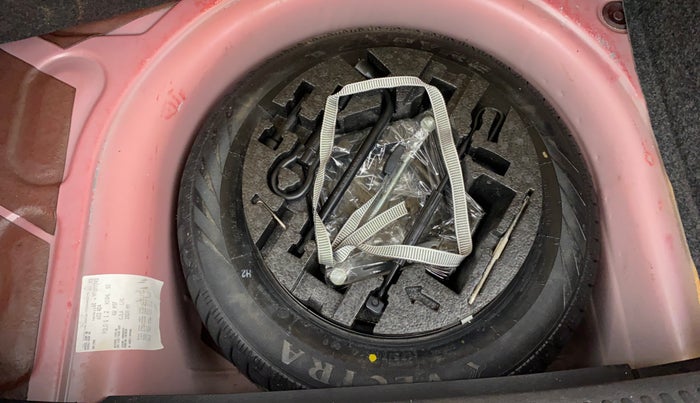 2016 Volkswagen Polo HIGHLINE1.2L, Petrol, Manual, 31,803 km, Spare Tyre