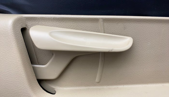 2016 Volkswagen Polo HIGHLINE1.2L, Petrol, Manual, 31,803 km, Driver Side Adjustment Panel