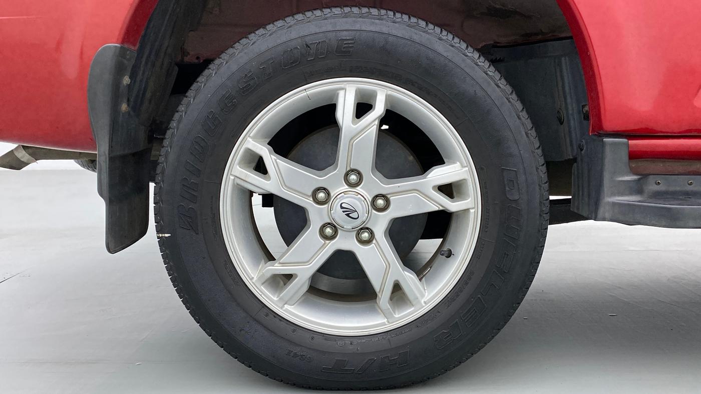 2015 Mahindra Scorpio S10, Diesel, Manual, 54,015 km, Right Rear Wheel