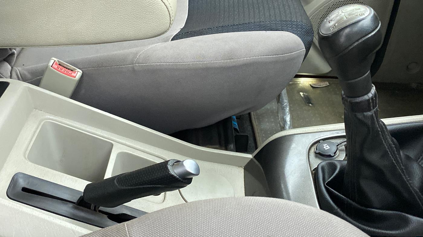 2015 Mahindra Scorpio S10, Diesel, Manual, 54,015 km, Gear Lever