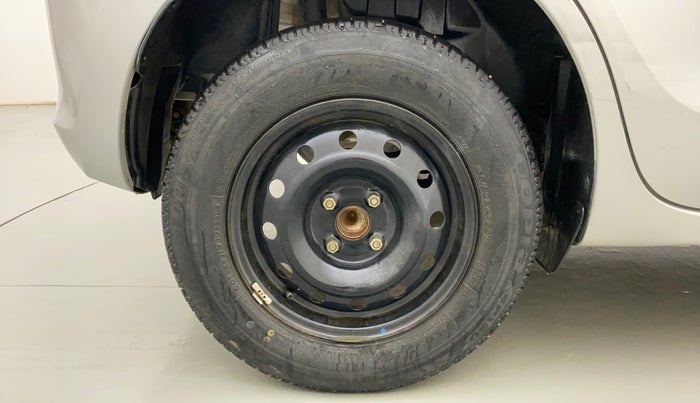 2020 Maruti Swift LXI, Petrol, Manual, 43,545 km, Right Rear Wheel