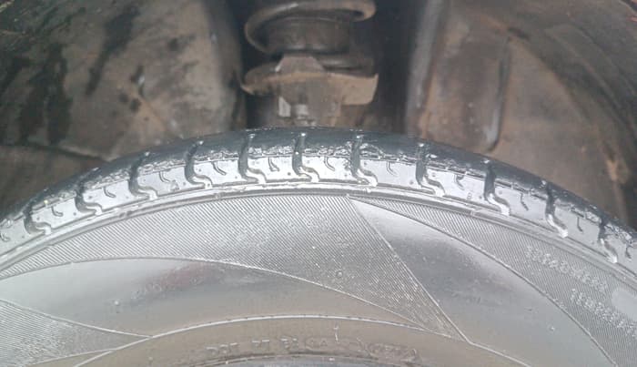 2017 Renault Kwid RXT 1.0, Petrol, Manual, 53,354 km, Right Front Tyre Tread