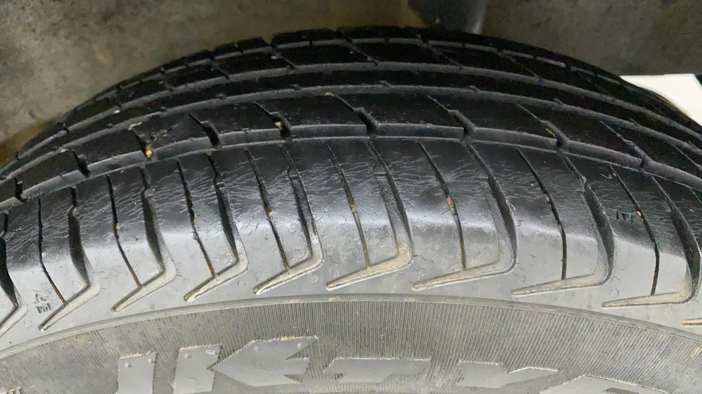 2017 Datsun Redi Go T (O), Petrol, Manual, 75,704 km, Left Rear Tyre Tread