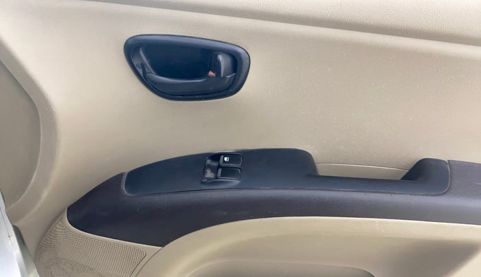 2013 Hyundai i10 ERA 1.1, Petrol, Manual, 50,578 km, Driver Side Door Panels Control