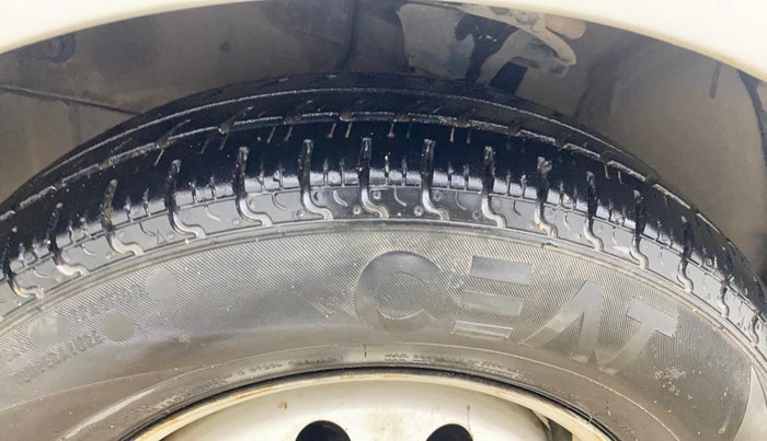 2013 Hyundai i10 ERA 1.1, Petrol, Manual, 50,578 km, Left Front Tyre Tread