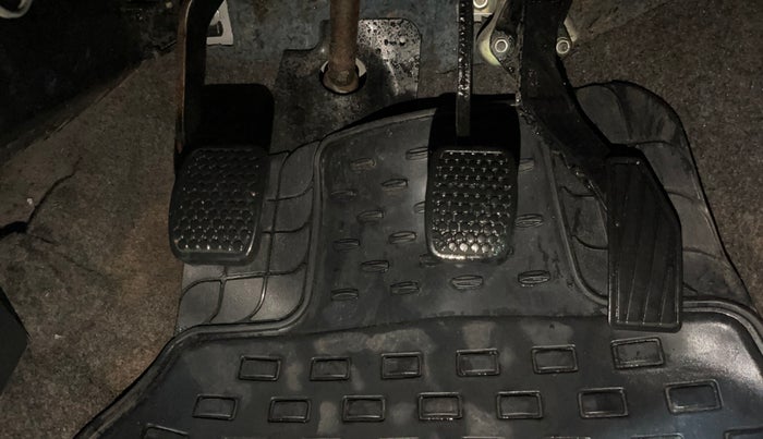 2018 Maruti Alto 800 LXI, Petrol, Manual, 1,09,887 km, Pedals