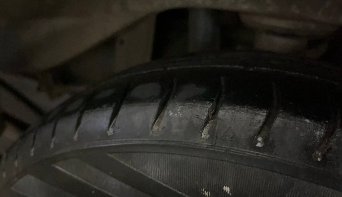 2018 Maruti Alto 800 LXI, Petrol, Manual, 1,09,887 km, Left Rear Tyre Tread