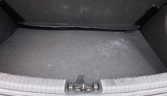 2013 Hyundai Grand i10 SPORTZ 1.2 KAPPA VTVT, Petrol, Manual, 49,100 km, Boot Inside