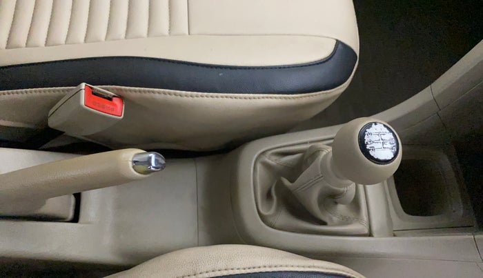 2015 Maruti Swift Dzire VXI, Petrol, Manual, 65,046 km, Gear Lever