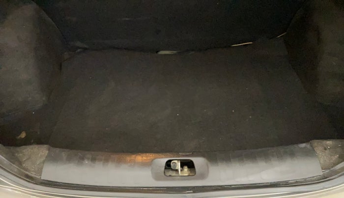 2015 Maruti Swift Dzire VXI, Petrol, Manual, 65,046 km, Boot Inside