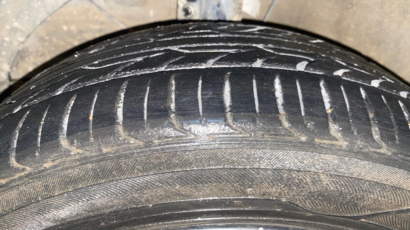 2021 Maruti XL6 ZETA MT, Petrol, Manual, 77,458 km, Left Front Tyre Tread
