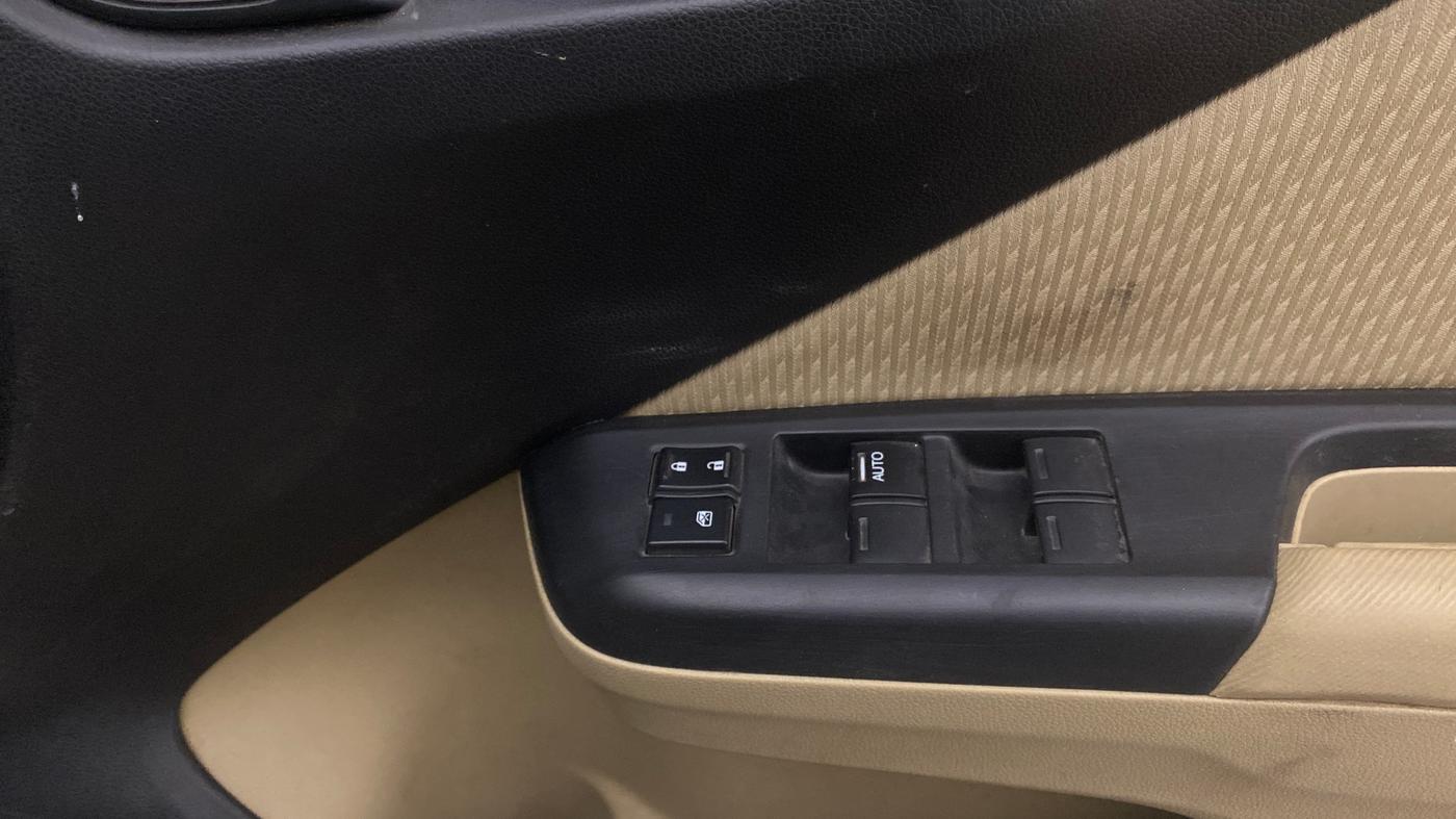 2022 Honda City 1.5L I-VTEC V MT 5TH GEN, Petrol, Manual, 35,371 km, Driver Side Door Panels Control