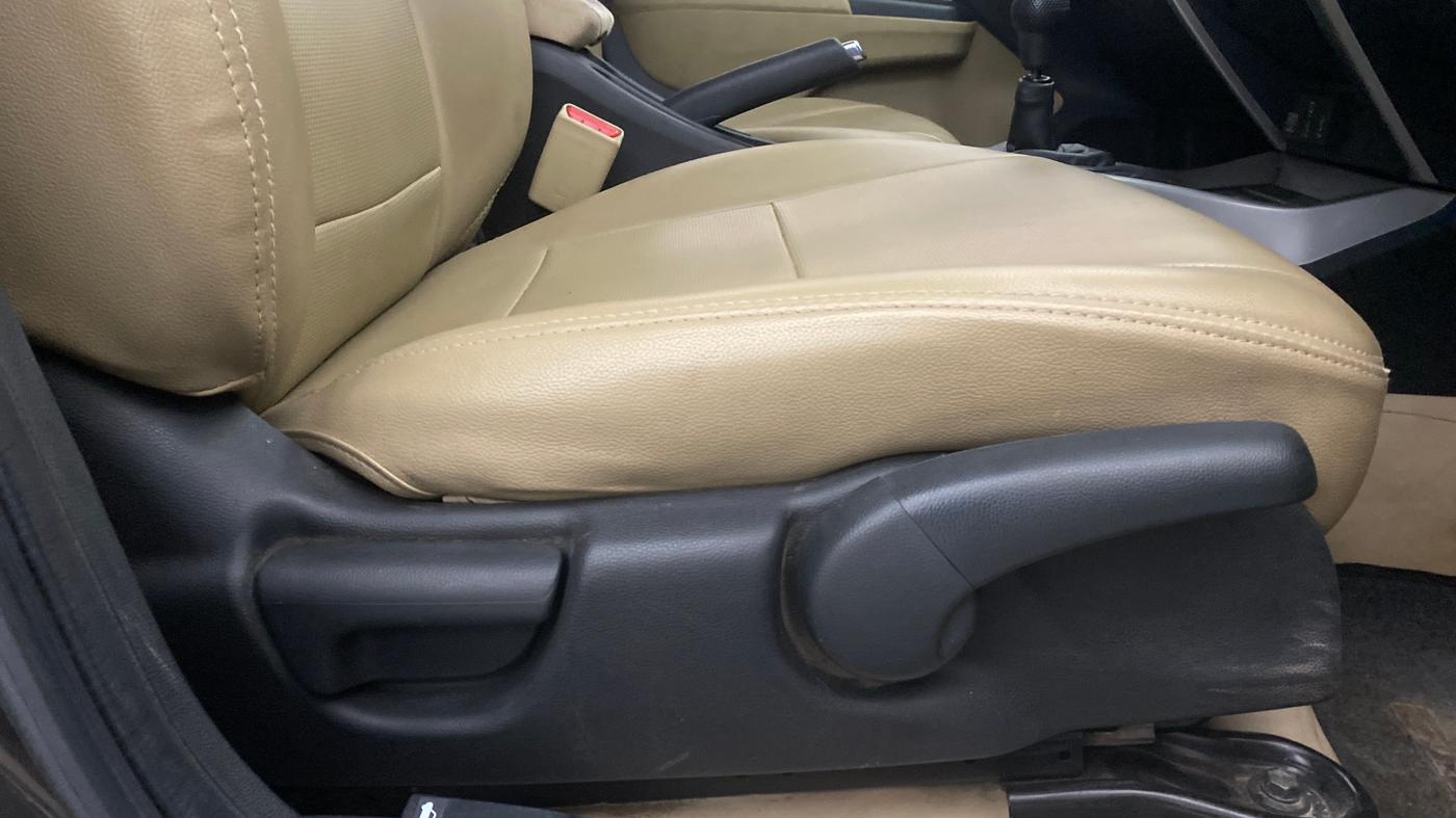 2022 Honda City 1.5L I-VTEC V MT 5TH GEN, Petrol, Manual, 35,371 km, Driver Side Adjustment Panel