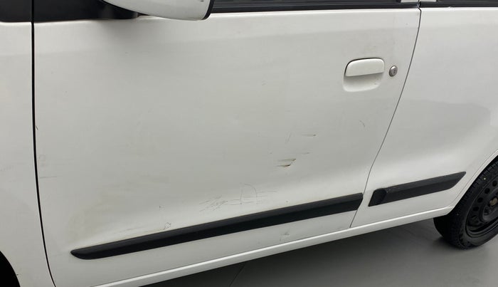 2017 Maruti Wagon R 1.0 VXI, Petrol, Manual, 45,537 km, Front passenger door - Minor scratches