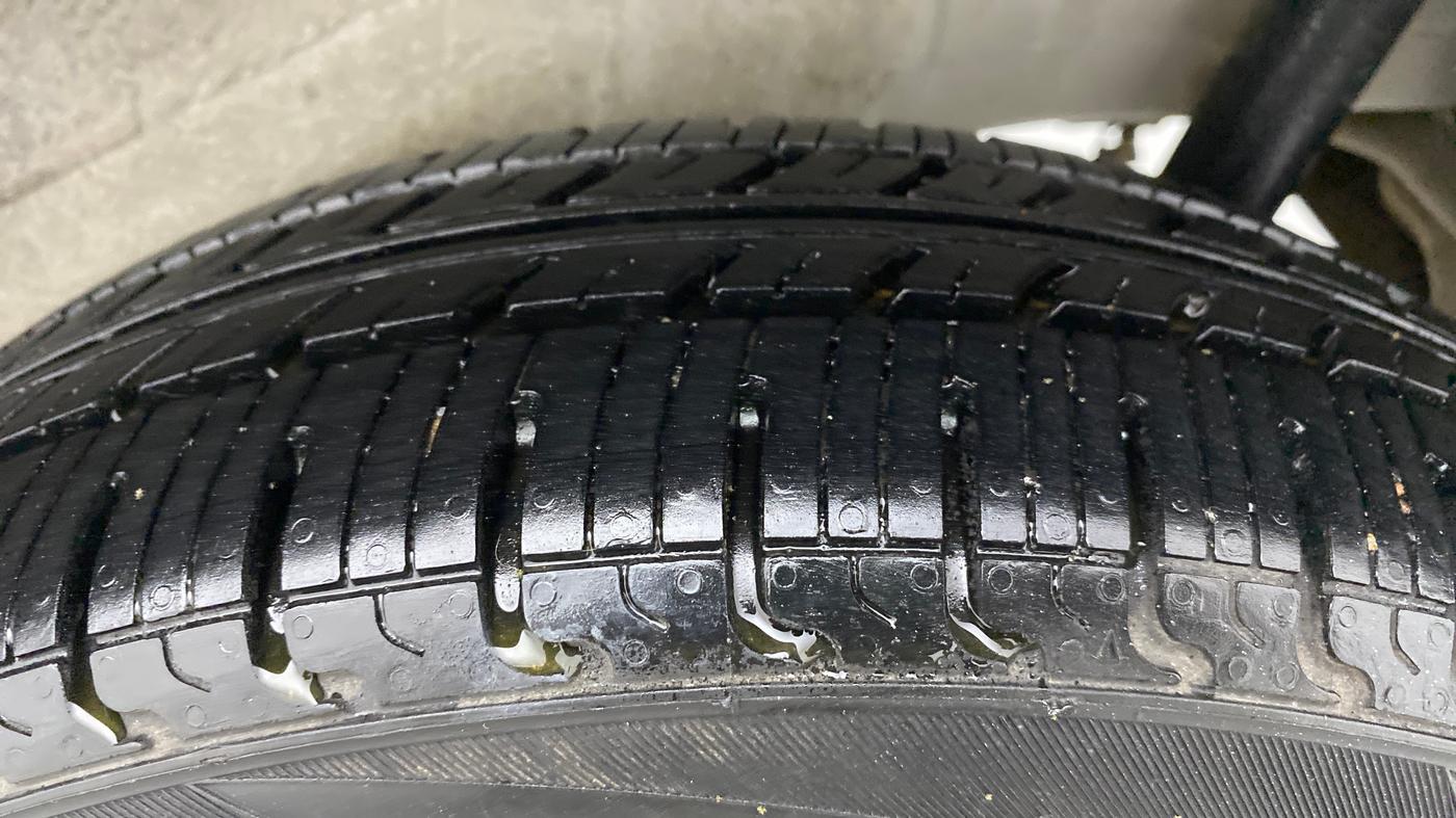 2017 Maruti Wagon R 1.0 VXI, Petrol, Manual, 45,537 km, Left Rear Tyre Tread