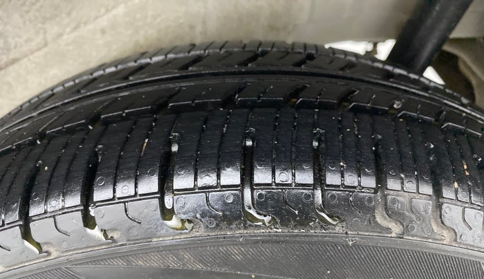 2017 Maruti Wagon R 1.0 VXI, Petrol, Manual, 45,537 km, Left Rear Tyre Tread