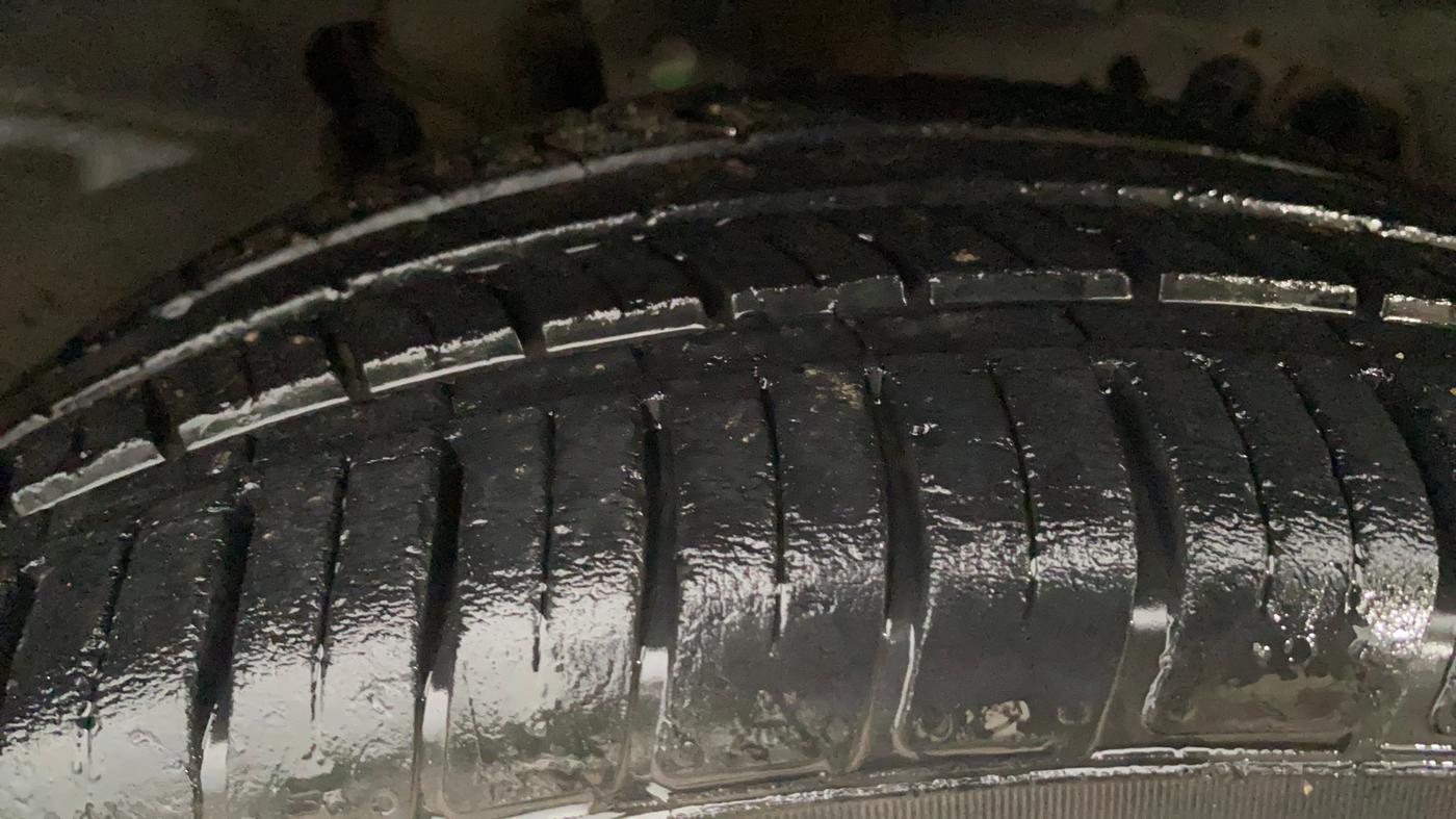 2019 Nissan Kicks XV 1.5, Petrol, Manual, 23,081 km, Right Front Tyre Tread
