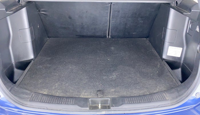2018 Maruti S Cross DELTA SHVS, Diesel, Manual, 44,280 km, Boot Inside