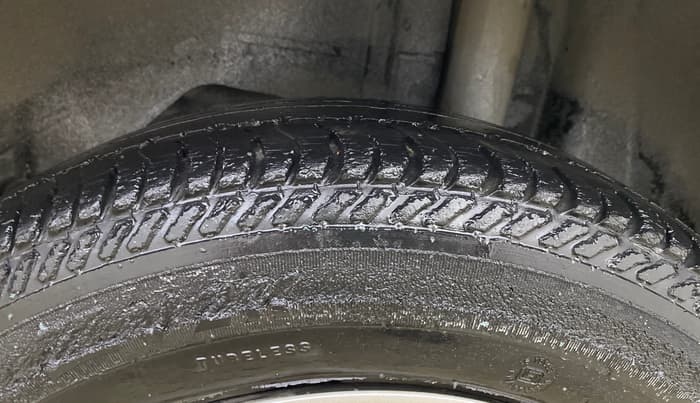 2016 Ford New Figo TREND 1.2 PETROL, Petrol, Manual, 39,934 km, Left Rear Tyre Tread