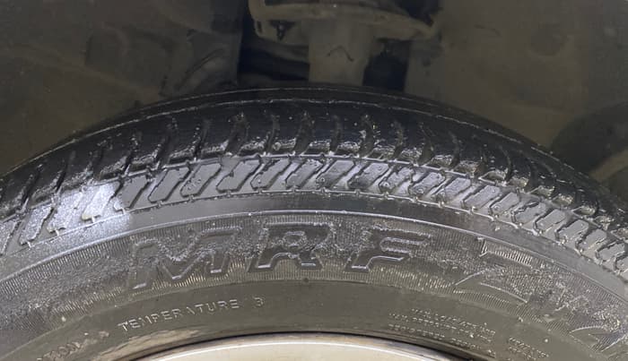 2016 Ford New Figo TREND 1.2 PETROL, Petrol, Manual, 39,934 km, Right Front Tyre Tread