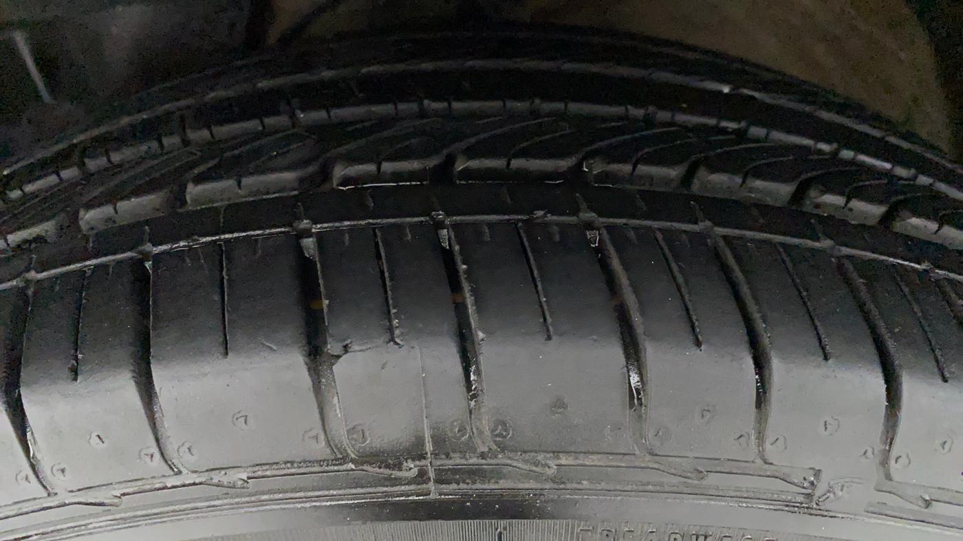 2020 MG HECTOR SHARP DCT PETROL, Petrol, Automatic, 3,727 km, Right Front Tyre Tread