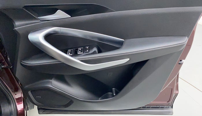 2020 MG HECTOR SHARP DCT PETROL, Petrol, Automatic, 3,727 km, Driver Side Door Panels Control