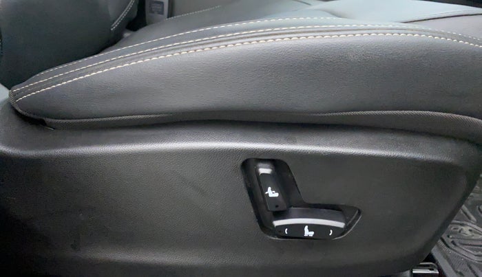 2020 MG HECTOR SHARP DCT PETROL, Petrol, Automatic, 3,727 km, Driver Side Adjustment Panel