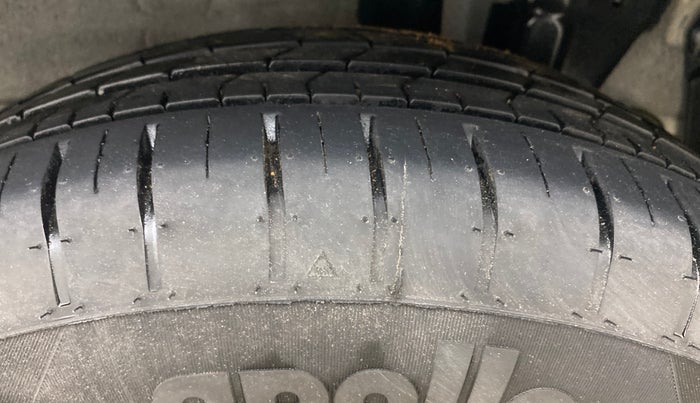 2020 Hyundai NEW I20 MAGNA 1.2 MT, Petrol, Manual, 38,736 km, Left Rear Tyre Tread