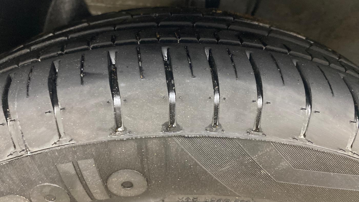 2020 Hyundai NEW I20 MAGNA 1.2 MT, Petrol, Manual, 38,736 km, Left Front Tyre Tread