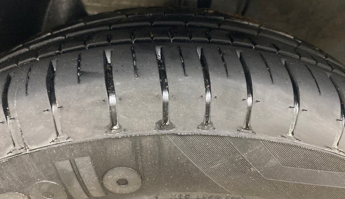 2020 Hyundai NEW I20 MAGNA 1.2 MT, Petrol, Manual, 38,736 km, Left Front Tyre Tread