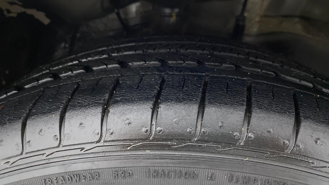 2010 Toyota Corolla Altis GL PETROL, Petrol, Manual, 75,213 km, Right Front Tyre Tread