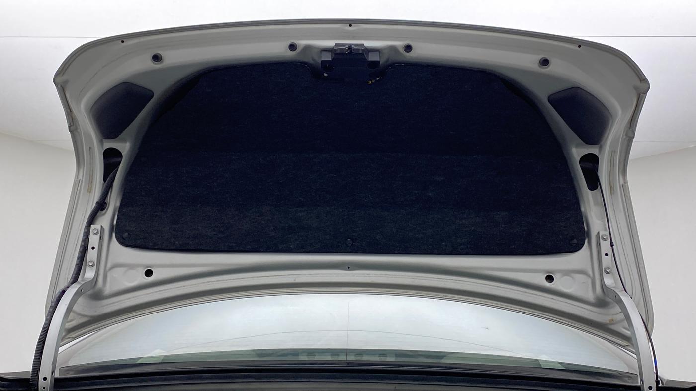2010 Toyota Corolla Altis GL PETROL, Petrol, Manual, 75,213 km, Boot Door Open
