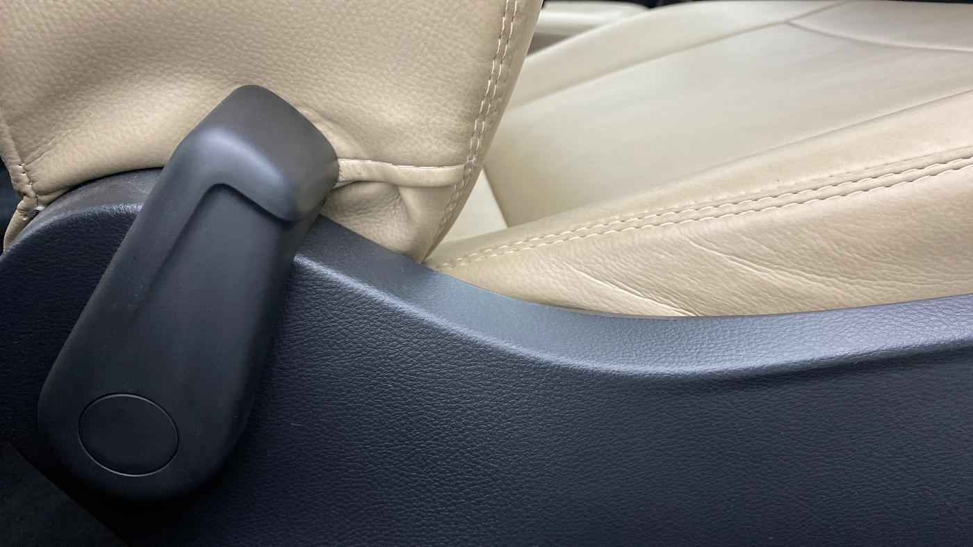 2020 Skoda Rapid ACTIVE 1.0 TSI, Petrol, Manual, 3,470 km, Driver Side Adjustment Panel