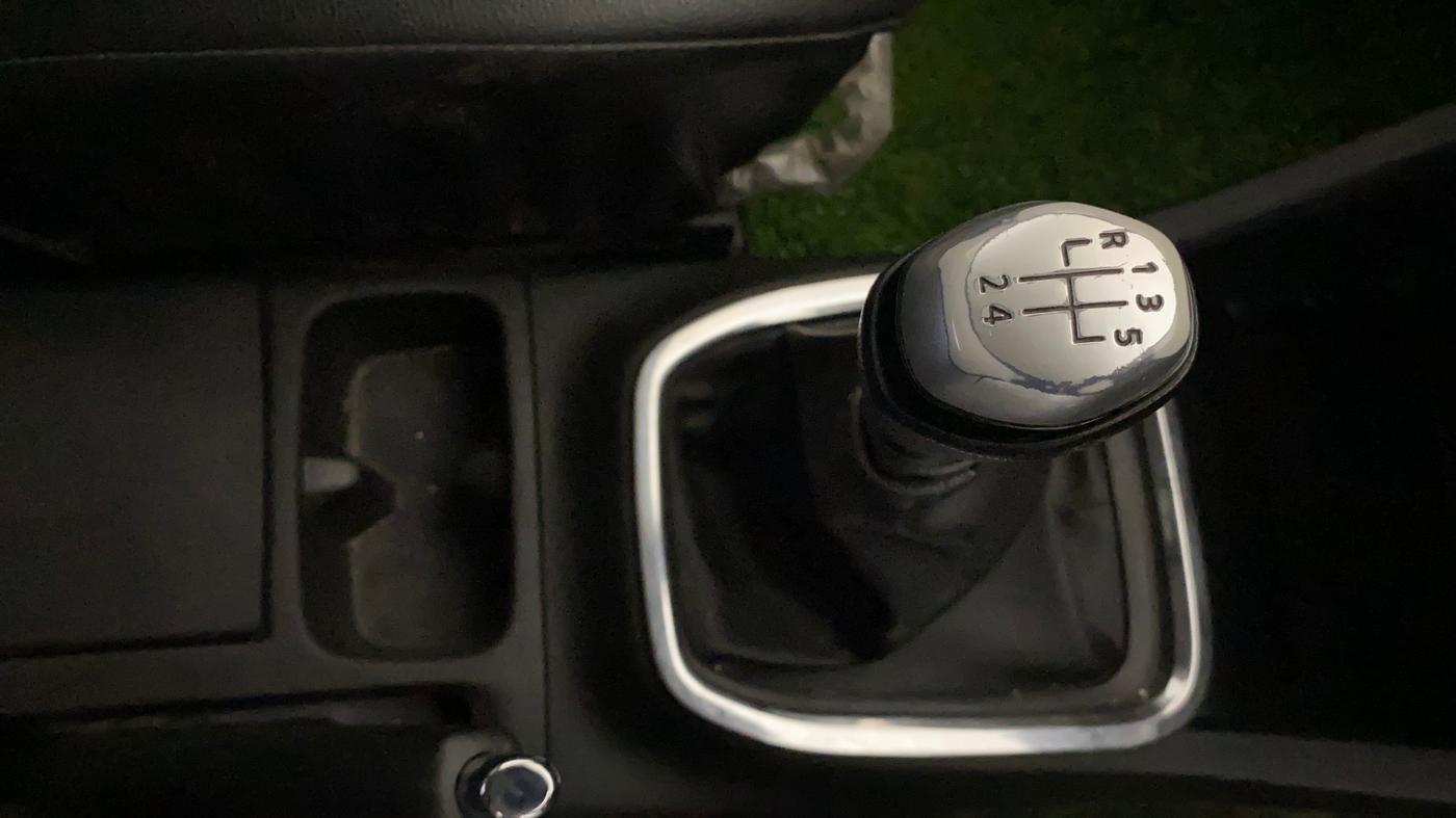2020 Renault TRIBER RXZ, Petrol, Manual, 44,479 km, Gear Lever