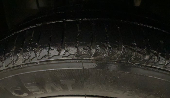 2020 Renault TRIBER RXZ, Petrol, Manual, 44,416 km, Left Front Tyre Tread