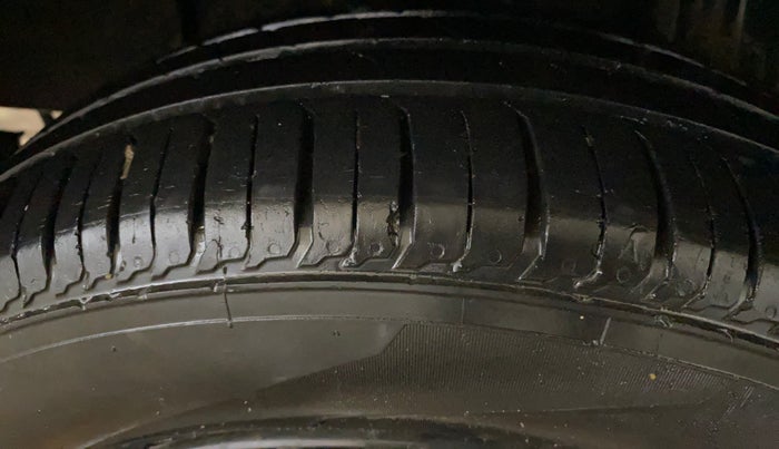 2020 Renault TRIBER RXZ, Petrol, Manual, 44,416 km, Right Rear Tyre Tread