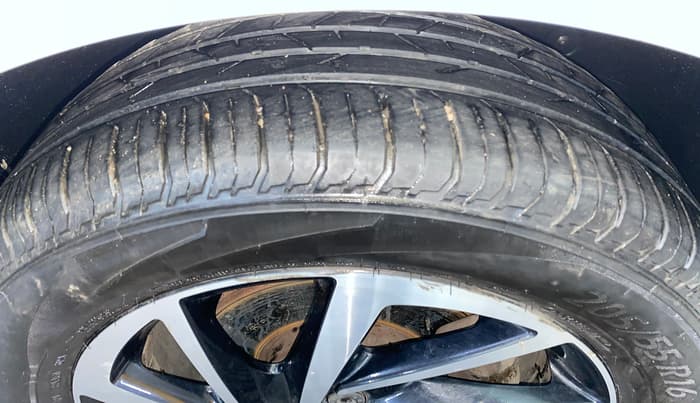 2023 Volkswagen VIRTUS TOPLINE TSI 1.0 MT, Petrol, Manual, 48,614 km, Right Front Tyre Tread