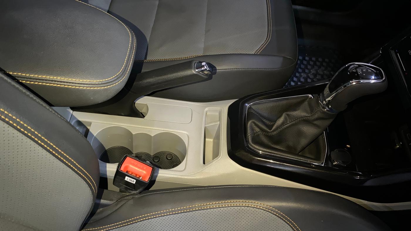 2022 Skoda KUSHAQ STYLE 1.0L TSI AT (6 AIRBAGS), Petrol, Automatic, 15,721 km, Gear Lever