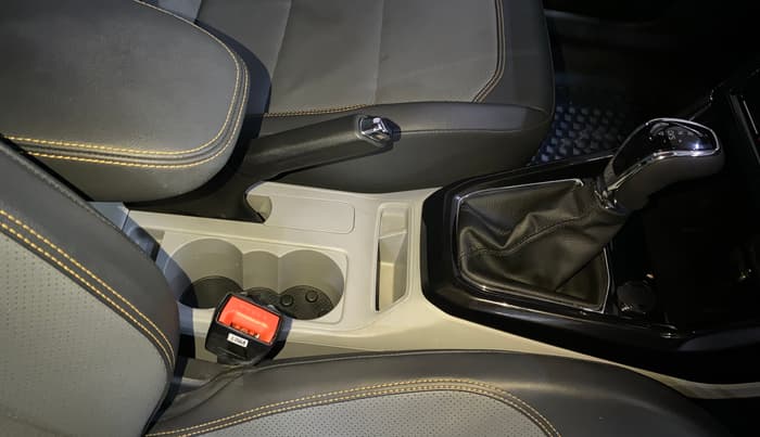 2022 Skoda KUSHAQ STYLE 1.0L TSI AT (6 AIRBAGS), Petrol, Automatic, 15,721 km, Gear Lever