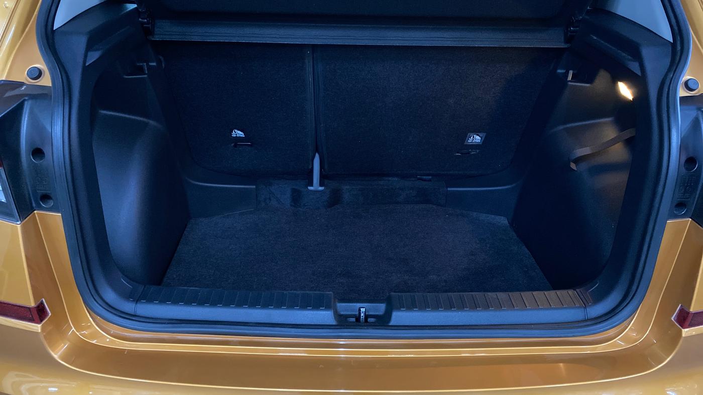 2022 Skoda KUSHAQ STYLE 1.0L TSI AT (6 AIRBAGS), Petrol, Automatic, 15,721 km, Boot Inside