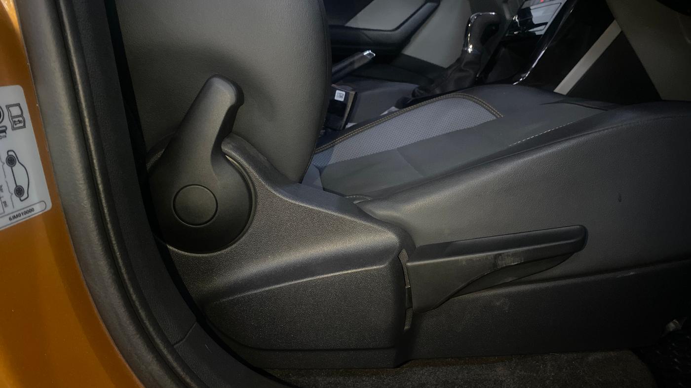 2022 Skoda KUSHAQ STYLE 1.0L TSI AT (6 AIRBAGS), Petrol, Automatic, 15,721 km, Driver Side Adjustment Panel