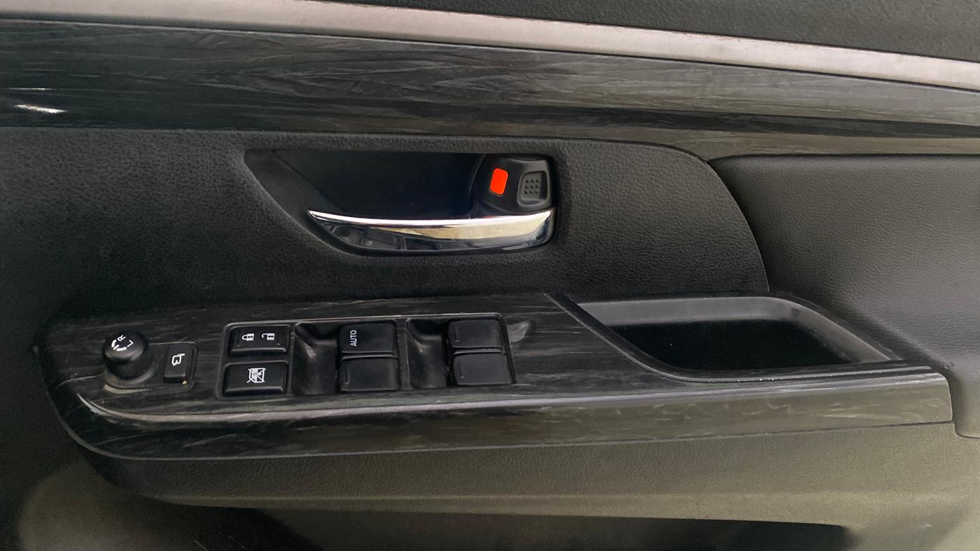 2022 Maruti XL6 ALPHA PLUS MT, Petrol, Manual, 57,745 km, Driver Side Door Panels Control