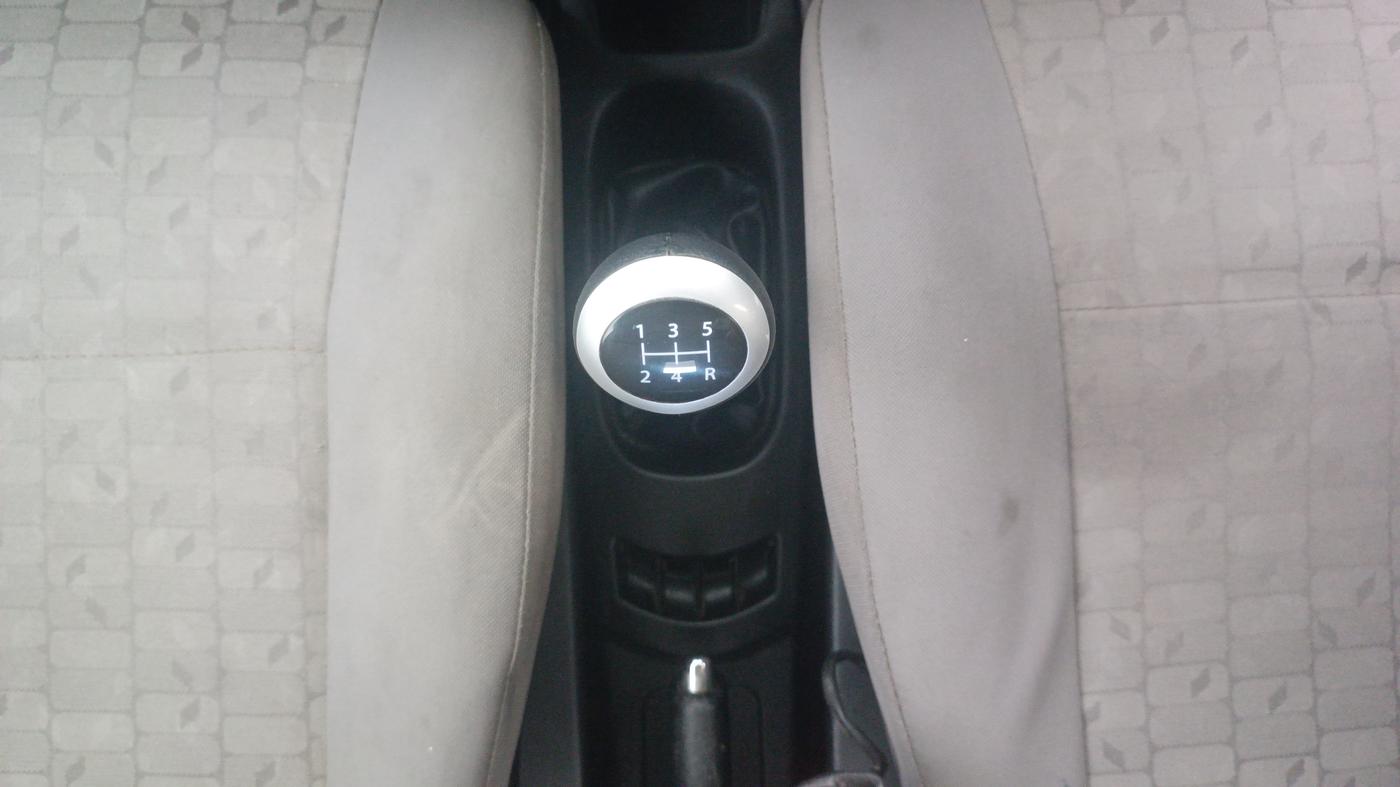 2015 Maruti Wagon R 1.0 VXI, Petrol, Manual, 78,569 km, Gear Lever
