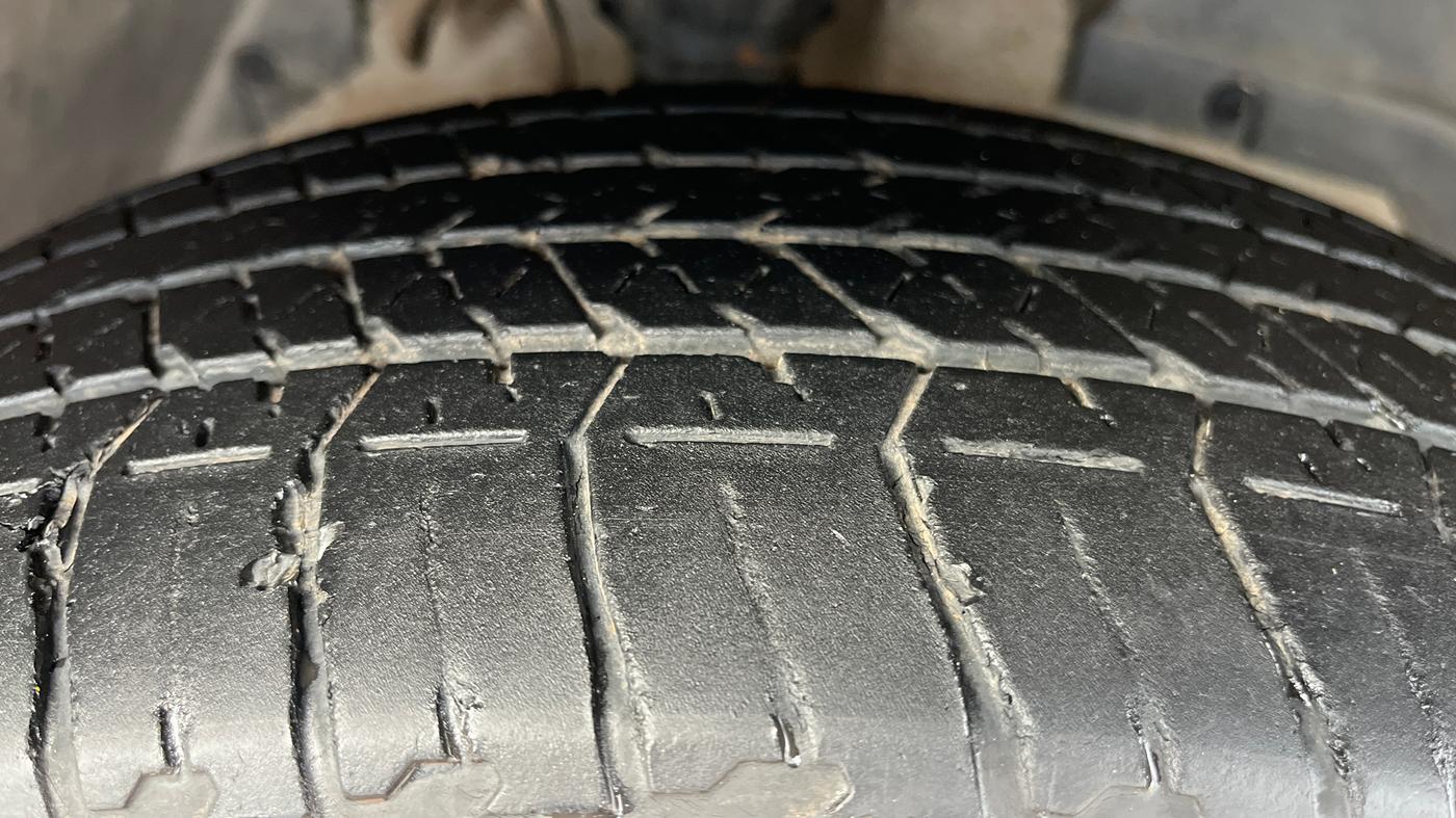2015 Mahindra XUV500 W8, Diesel, Manual, 73,980 km, Right Front Tyre Tread