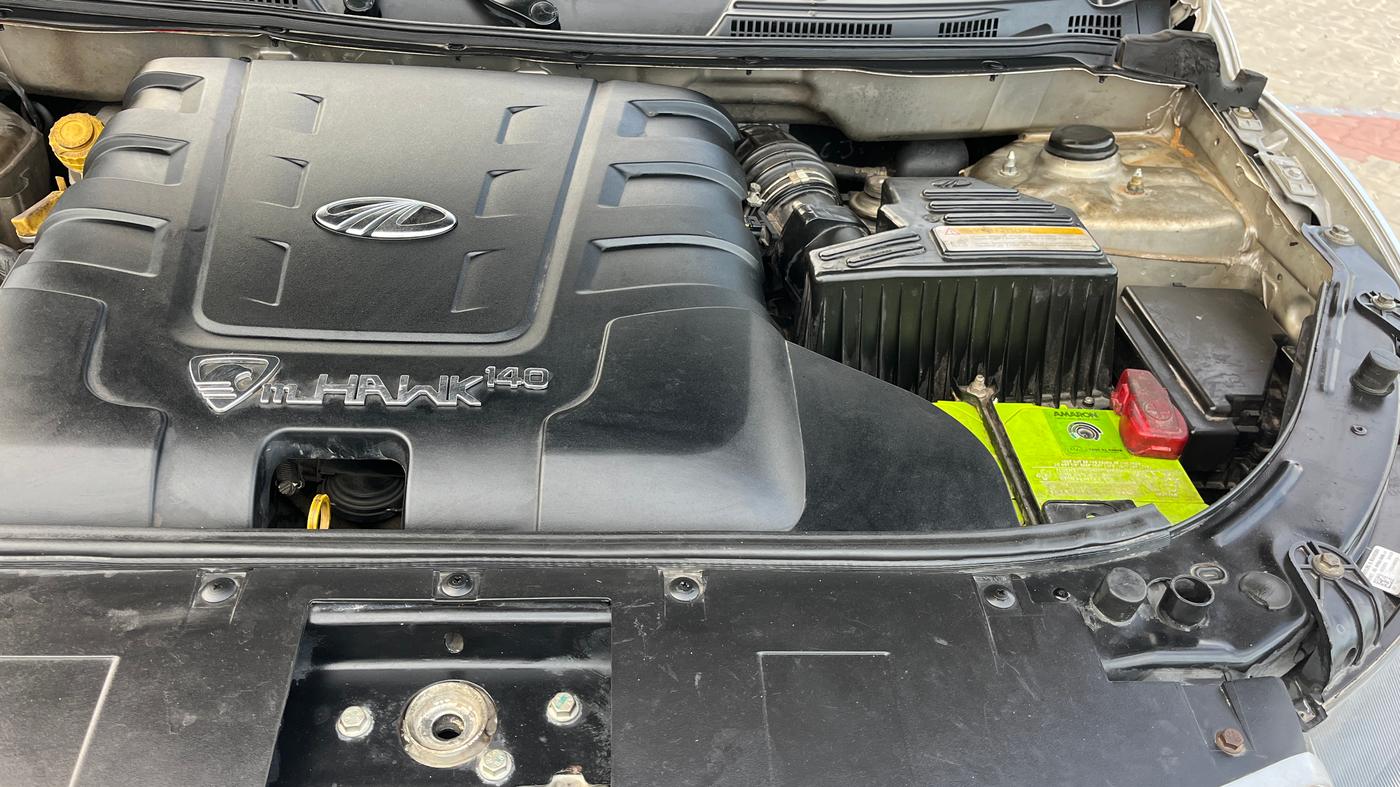 2015 Mahindra XUV500 W8, Diesel, Manual, 73,980 km, Engine View - Left