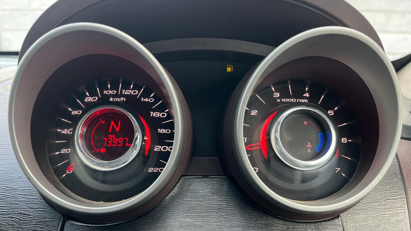 2015 Mahindra XUV500 W8, Diesel, Manual, 73,980 km, Odometer Image